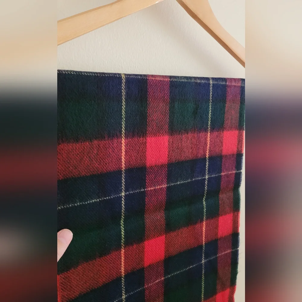 Vtg Cashmere Finish Acrylic Tartan Scarf, Classic Red Plaid.